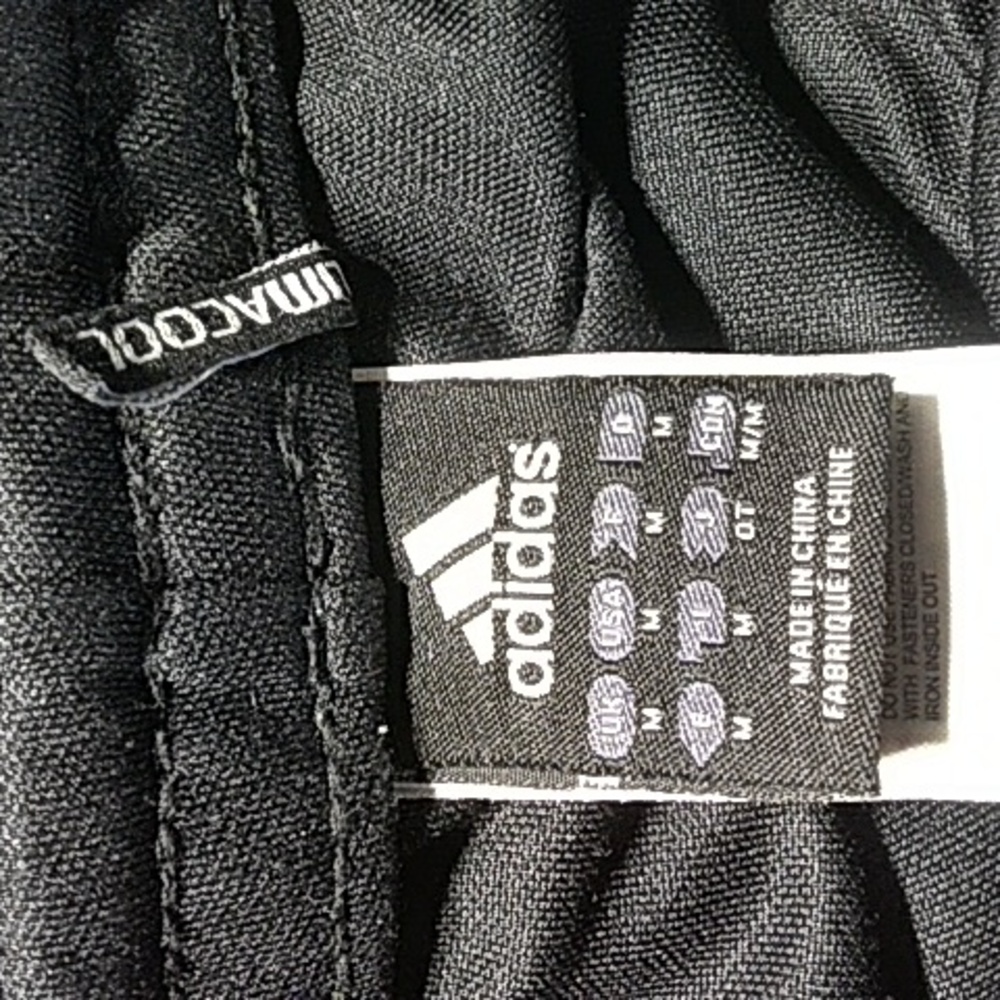 Adidis  Size Medium - Picture 3 of 7